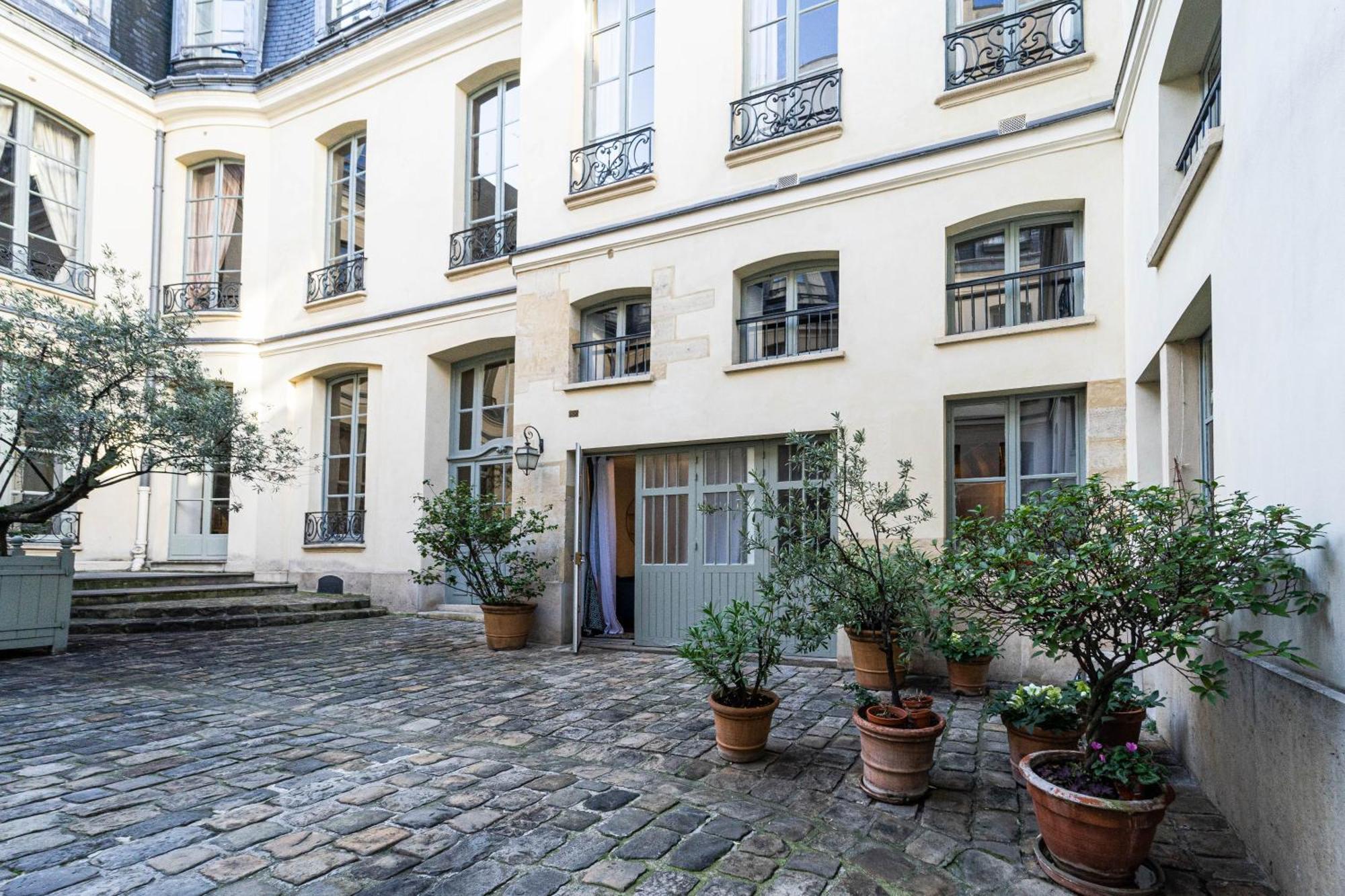 Pick A Flat's In Place Des Vosges - Rue Saint-gilles Parijs